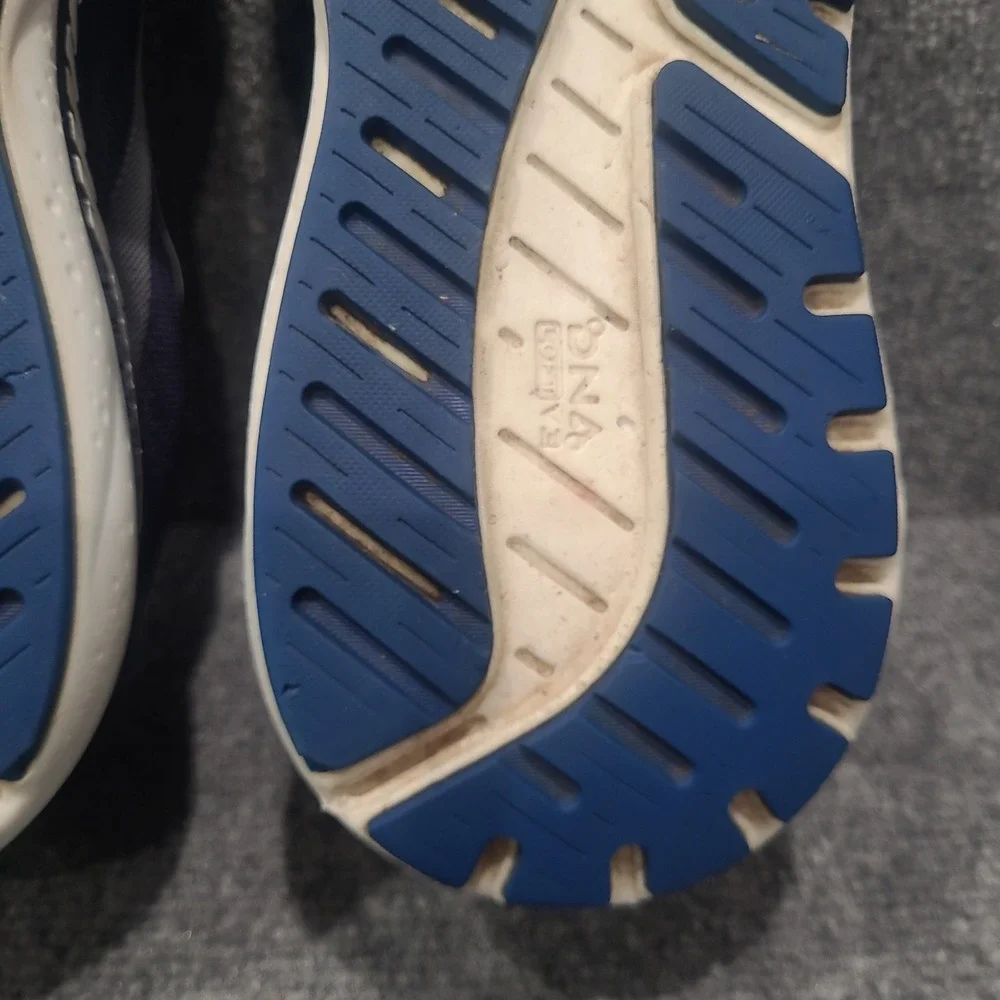 Brooks Mens BEAST GTS 24 Blue White Walking Sneakers Sz 11D